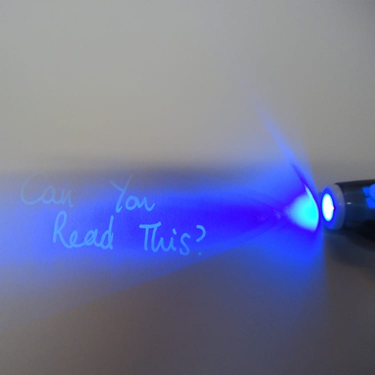 Invisible-Ink-Pen-light-2.jpg