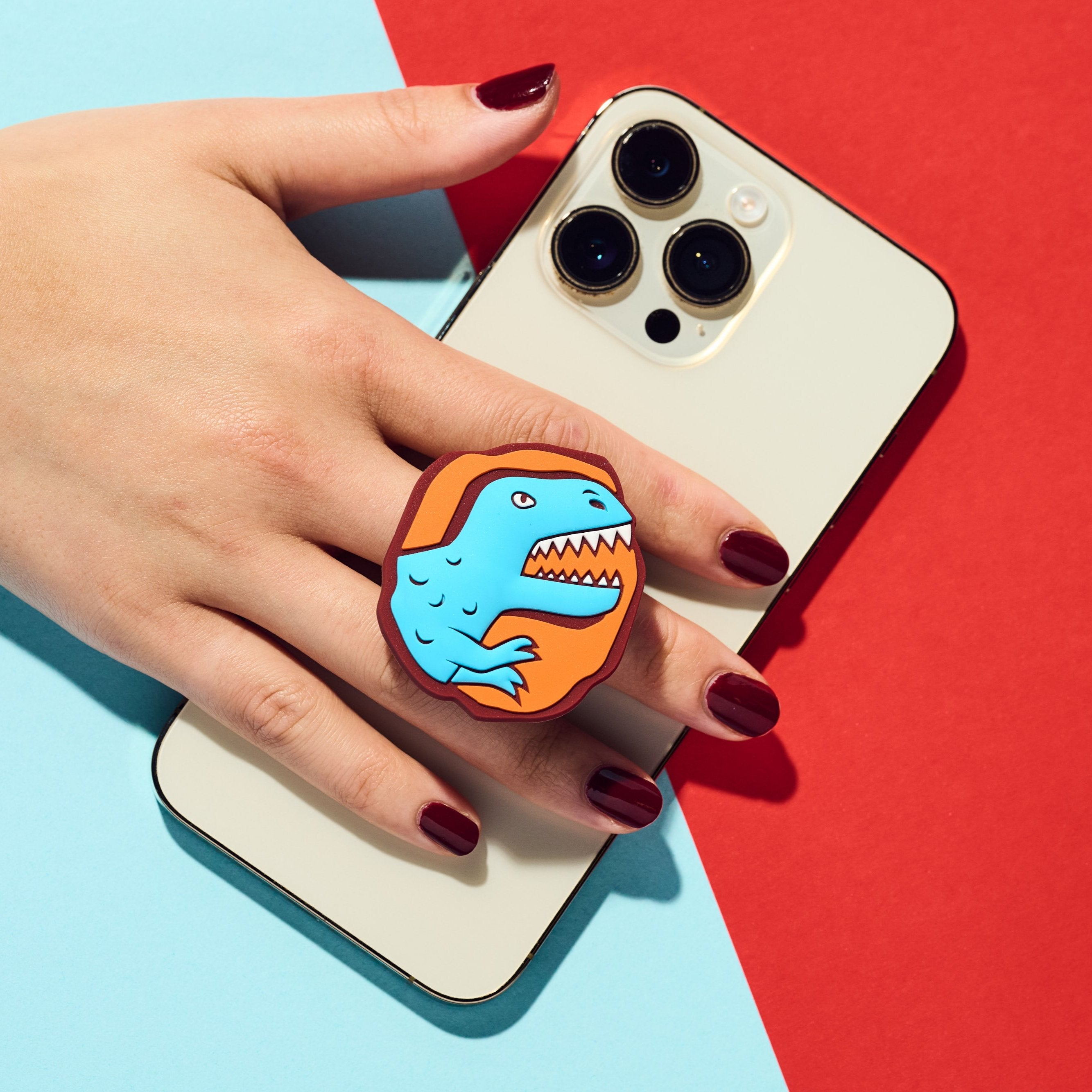 Phonepopsocket_2024_09_18MelbourneMuseumShop35897_BW_pic_EugeneHyland.jpg